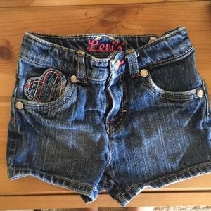 3T adorable Levi’s shorts!